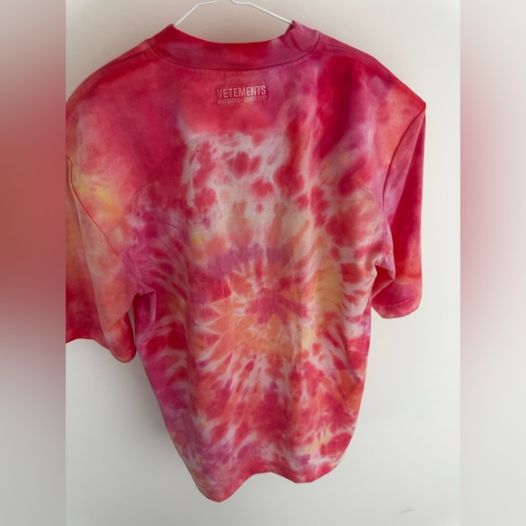 Vêtements Graphic Tee - Picture 3 of 4